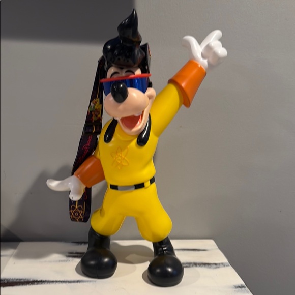 Disney Other - The Goody Movie Max as Powerline popcorn bucket